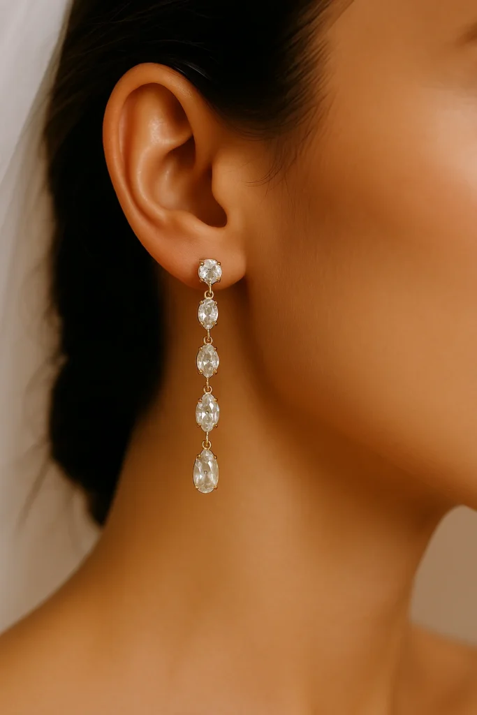 Minimalistic wedding earrings