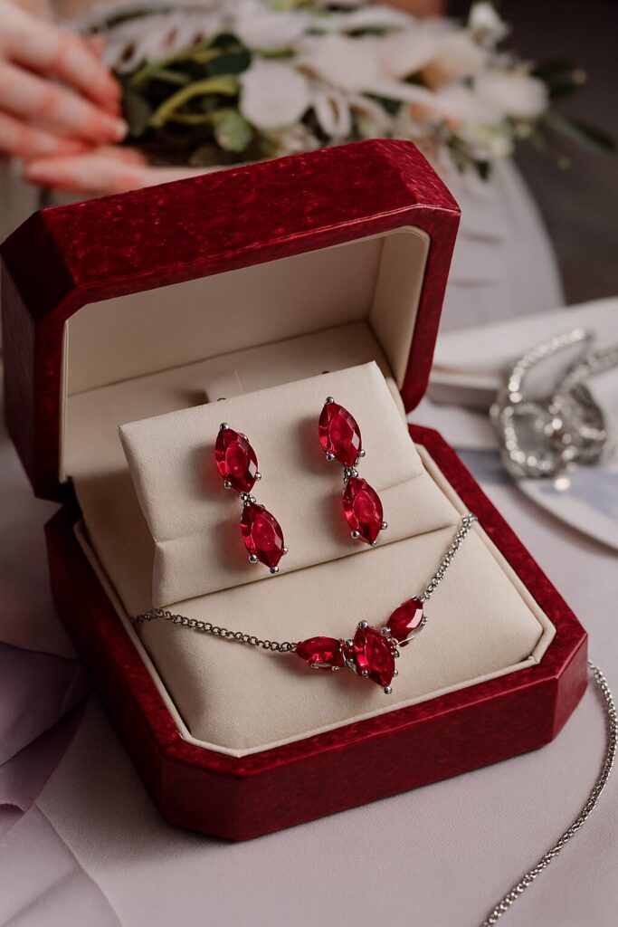 Vintage Jewelry Piece